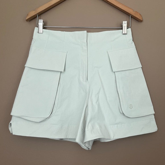 lululemon athletica Pants - {Lululemon} Relaxed-Fit Super-High-Rise Cargo Short 4" in Bone - Womens 4 - NWT